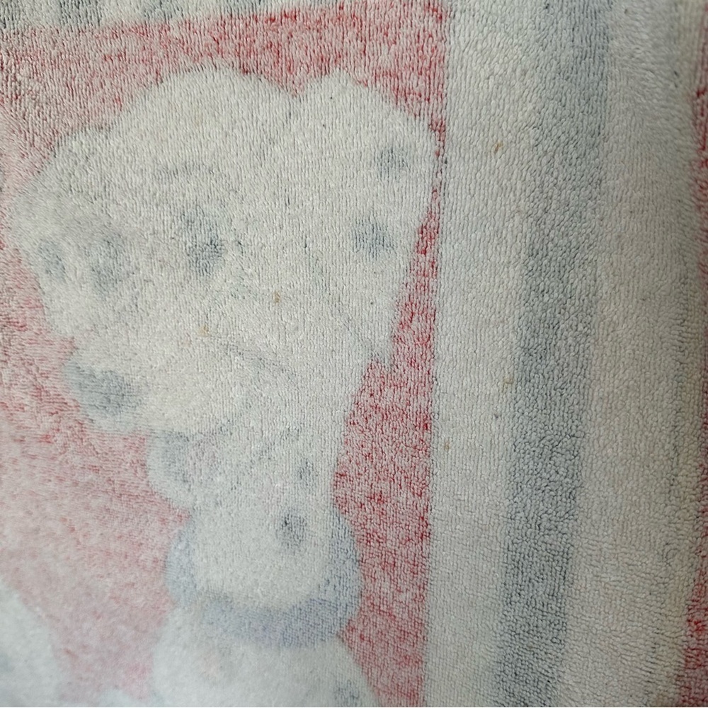 Disney 101 Dalmatians Beach Bath Towel Red Vintage Style Puppy Design - Picture 11 of 15
